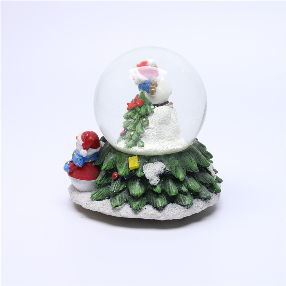 Safety materials christmas glass snow ball with good service musical water ball snow globe