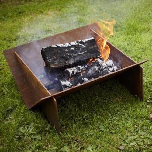 Customized Portable Outdoor Sheet Metal Wood Burning Portable Metal Fire Pit Portable Campfire Bonfire Mini Fire Pit