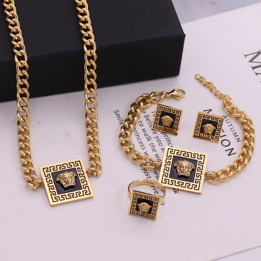 2023 New Luxury 18K Gold Plated Cuban Chain Bracelet Personality Head Rhinestone Necklace Earrings Stainless Steel Set for Women