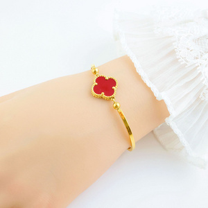 Hot Sale Light Luxury 18K Gold Stainless Steel Bracelet Lucky Flower Bracelet Exquisite Designer Bracelet for Women