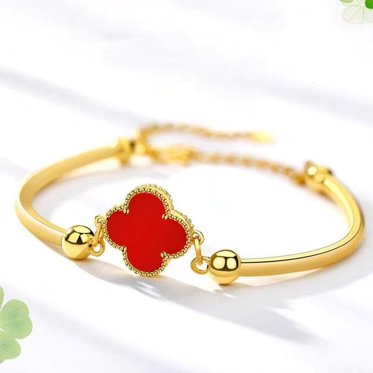 Hot Sale Light Luxury 18K Gold Stainless Steel Bracelet Lucky Flower Bracelet Exquisite Designer Bracelet for Women