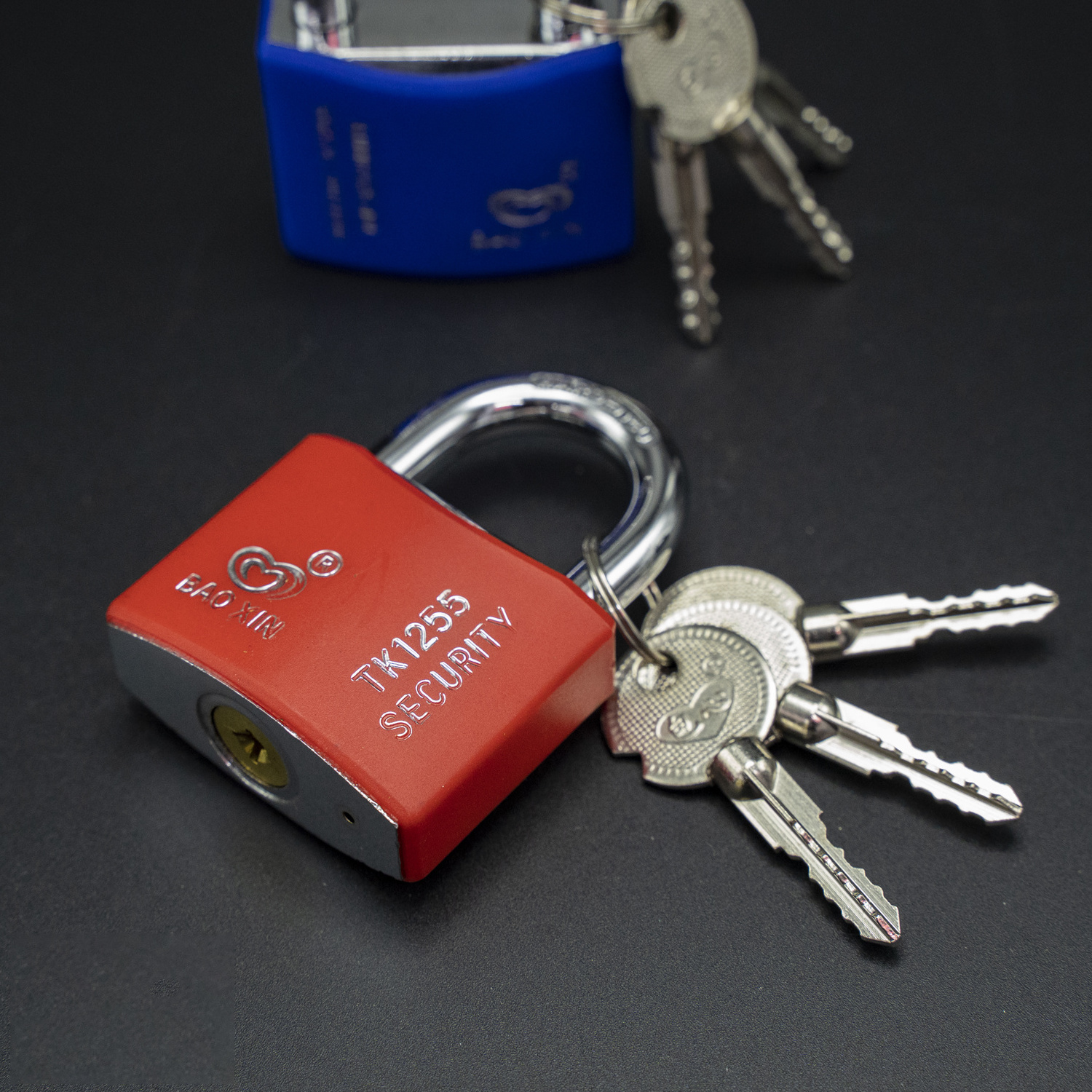 Baoxin Factory High Quality Color Shell Cross Padlock Specifications Low Price Weatherproof Master Lock Disc Padlock 50mm