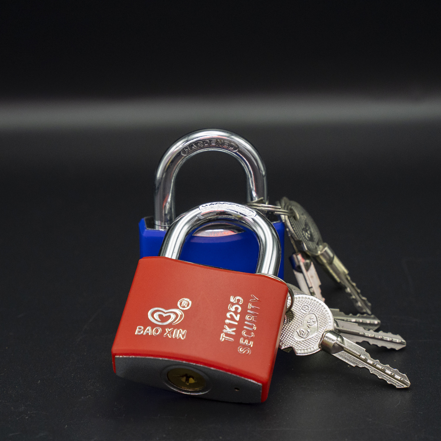 Baoxin Factory High Quality Color Shell Cross Padlock Specifications Low Price Weatherproof Master Lock Disc Padlock 50mm