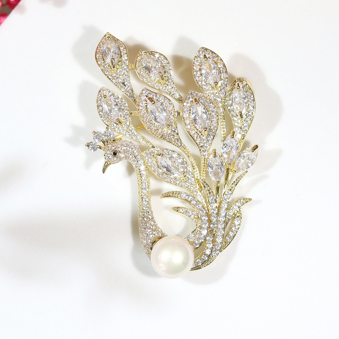 Retro Chic and Elegant Zircon Peacock Corsage Blazer Pin Accessory Transparent Crystal Pearl Brooch