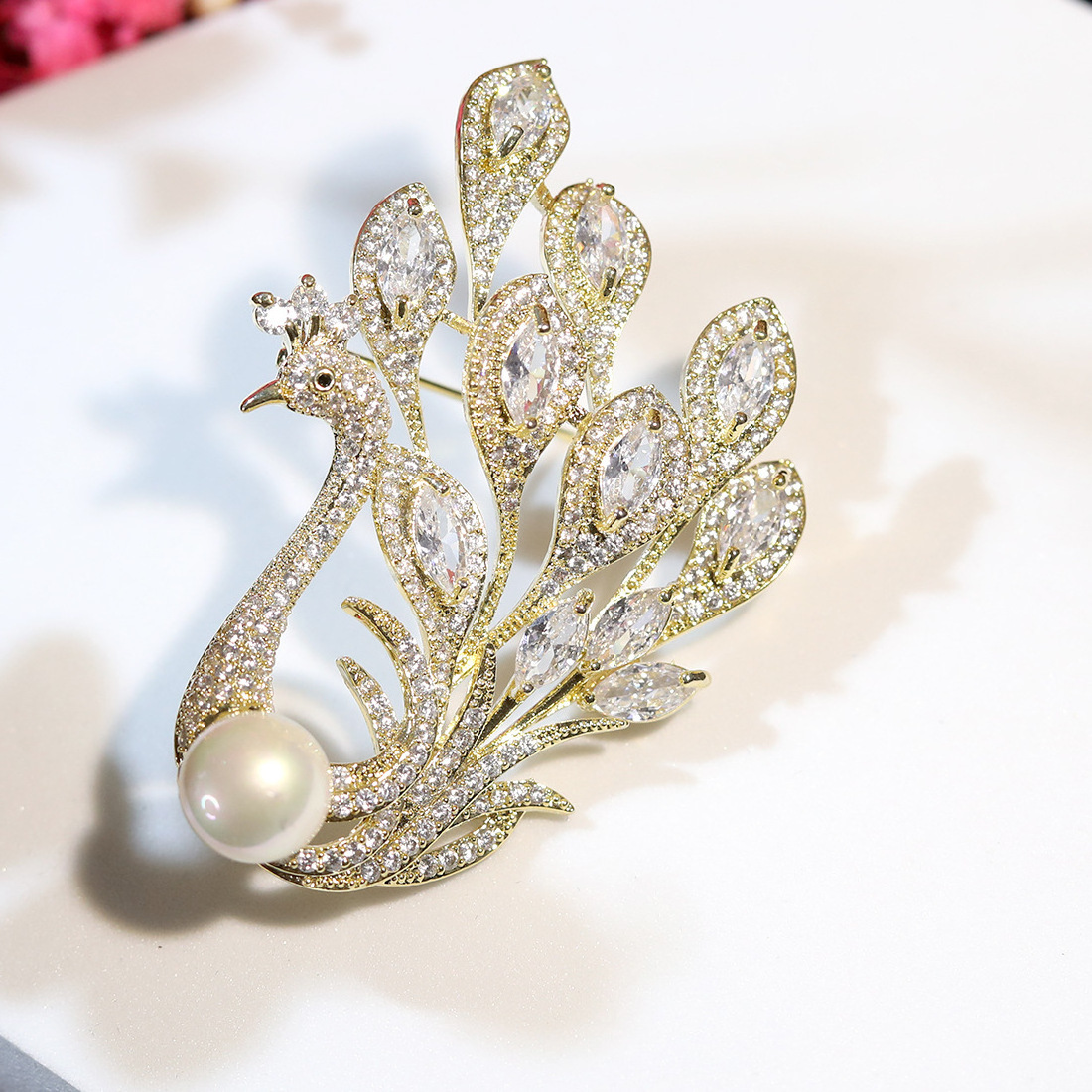 Retro Chic and Elegant Zircon Peacock Corsage Blazer Pin Accessory Transparent Crystal Pearl Brooch