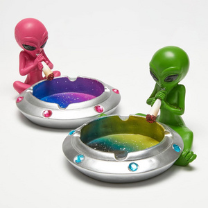 Cute Cool Outer Space Style Resin Ashtray for Smokers Cigarettes Desktop Indoor Outdoor Apartment Patio Use