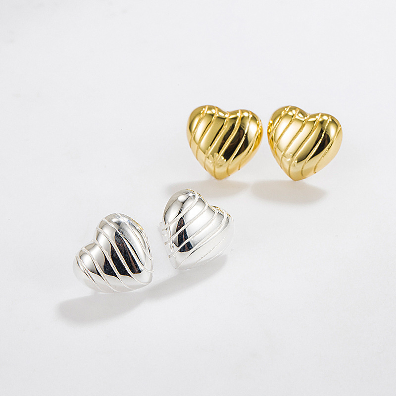 18K Gold Plated 925 Sterling Silver Love Gold Stud Earrings Heart Shape Jewelry