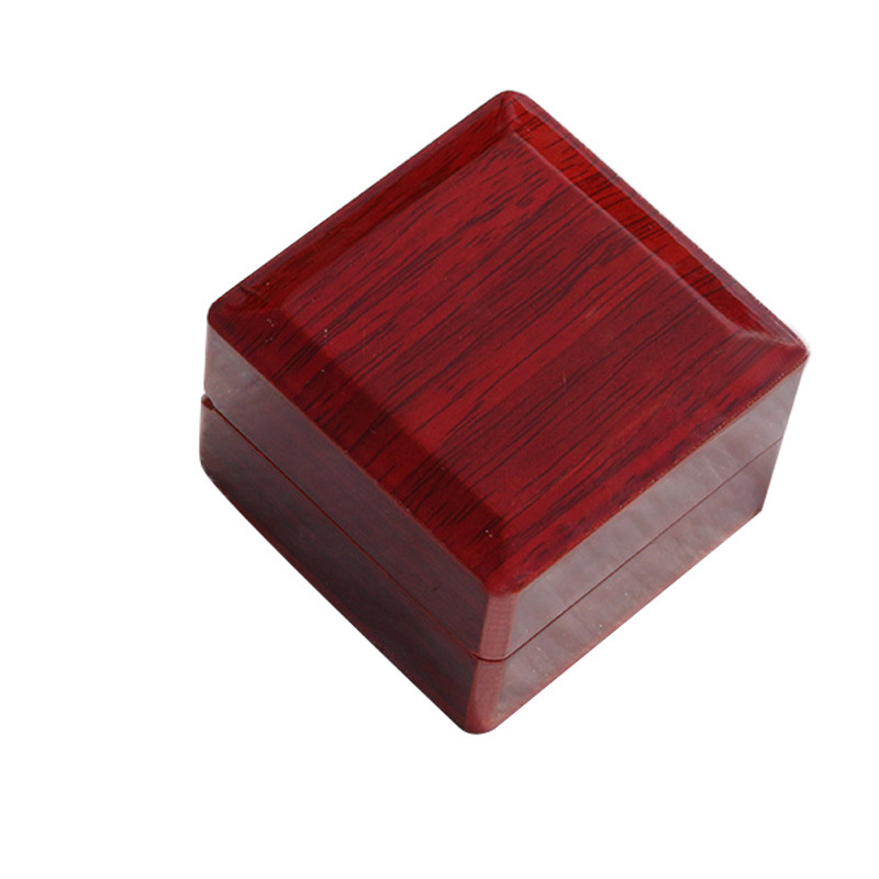 2021 Hot sale red wooden lacquer luxury sport championship display ring box