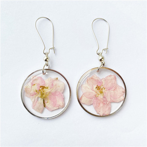 Summer New Style Simple Fashion Acrylic Resin Flower Earrings Women Dried Flower Clear Resin Earrings Jewelry Wholesale