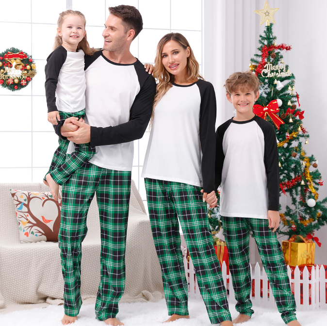 Stock Latest Xmas Halloween Pyjamas Set Matching Family Custom Blank Christmas Pajamas