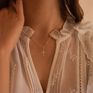 Wholesale Stainless Steel Cross Necklace 18k Gold Minimalist Women Christian Jesus Cross Pendant Necklace