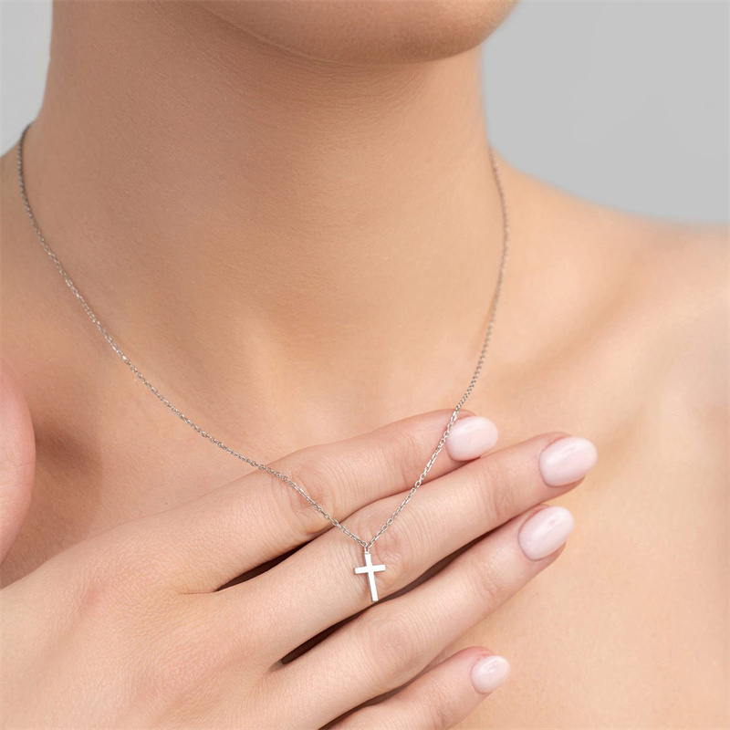 Wholesale Stainless Steel Cross Necklace 18k Gold Minimalist Women Christian Jesus Cross Pendant Necklace