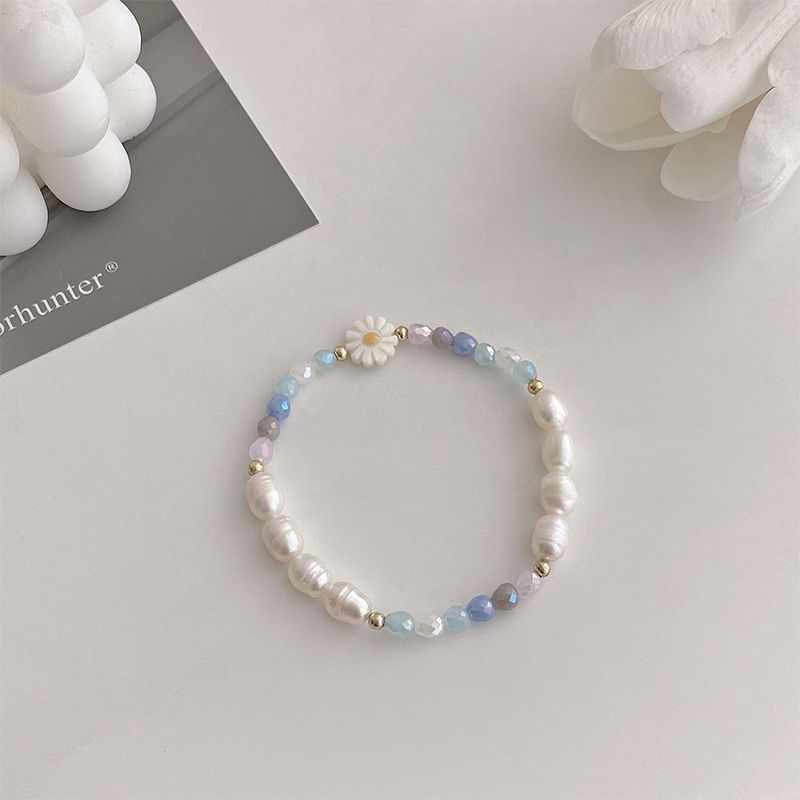 DAHE 2023 New Summer Daisy Beaded Necklace Female Sweet Fresh Fashion All-Match Shaped Pearl Clavicle Necklace