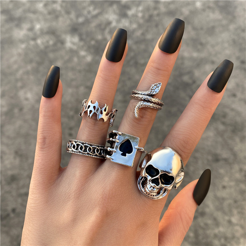 DAIHE Fashion Hot Selling Playing Card Rings Vintage Punk Ancient Silver Knuckle Rings 5 Piece Set