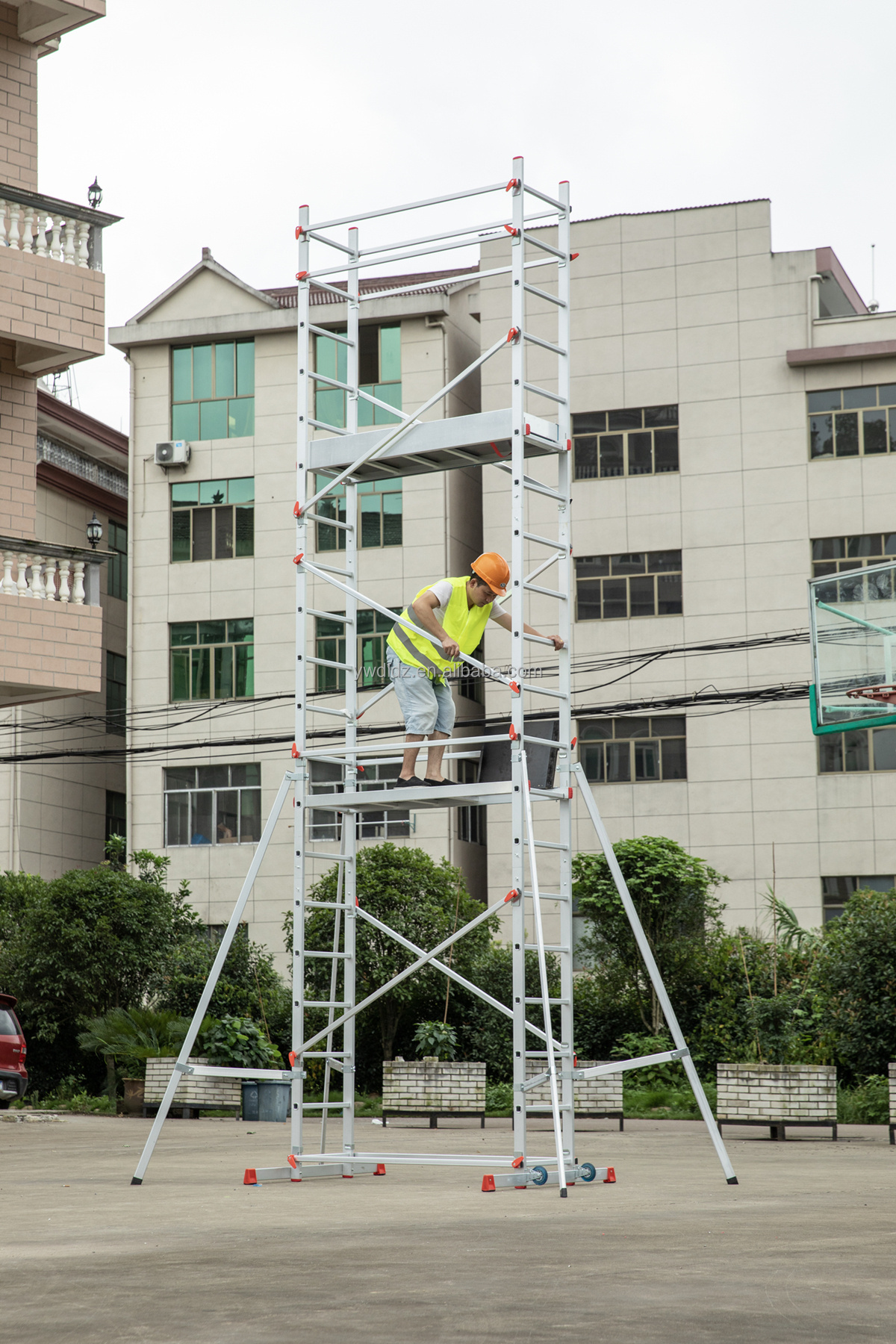 Aluminium 5.6m scaffolding working platform ladder with wheels