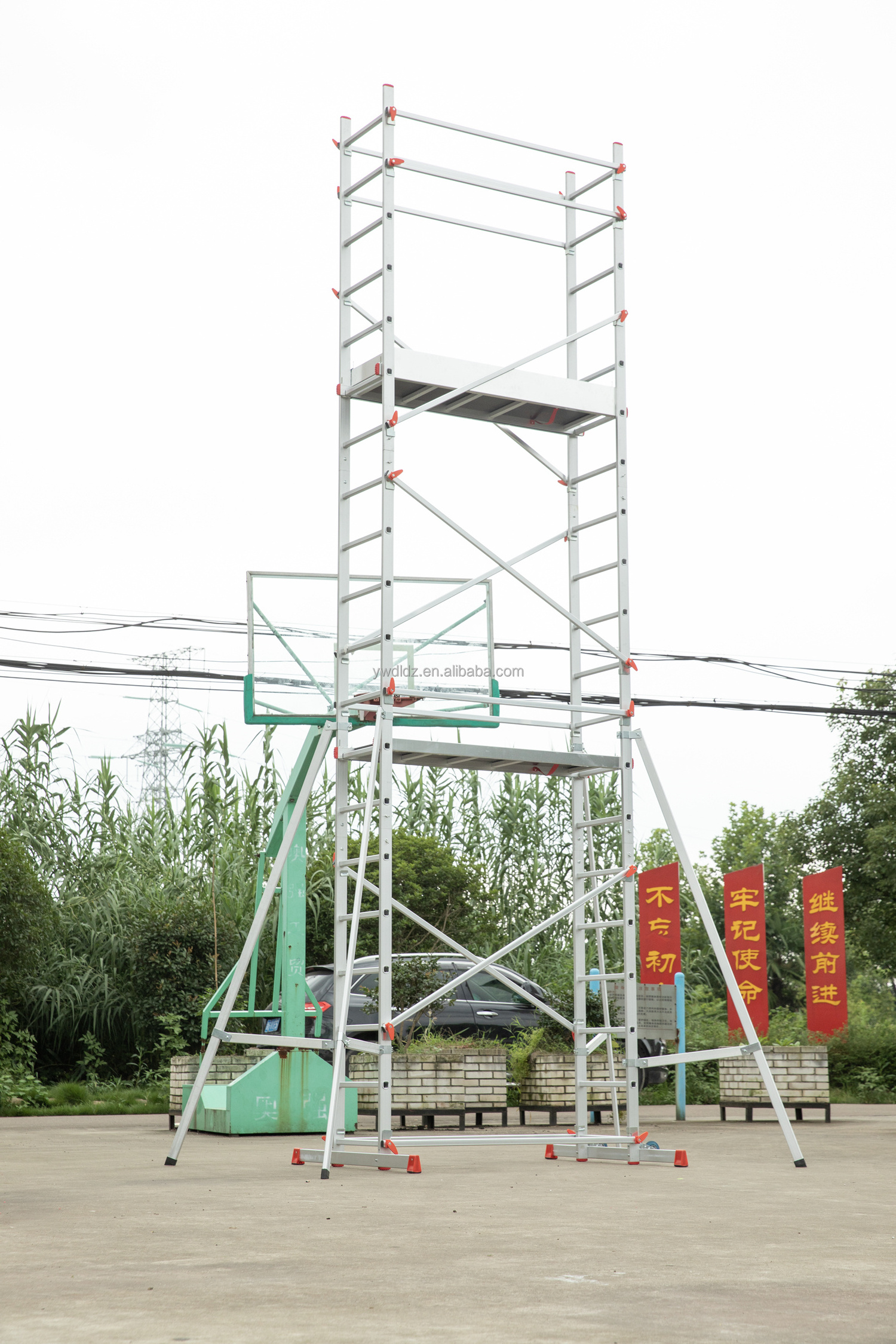 Aluminium 5.6m scaffolding working platform ladder with wheels