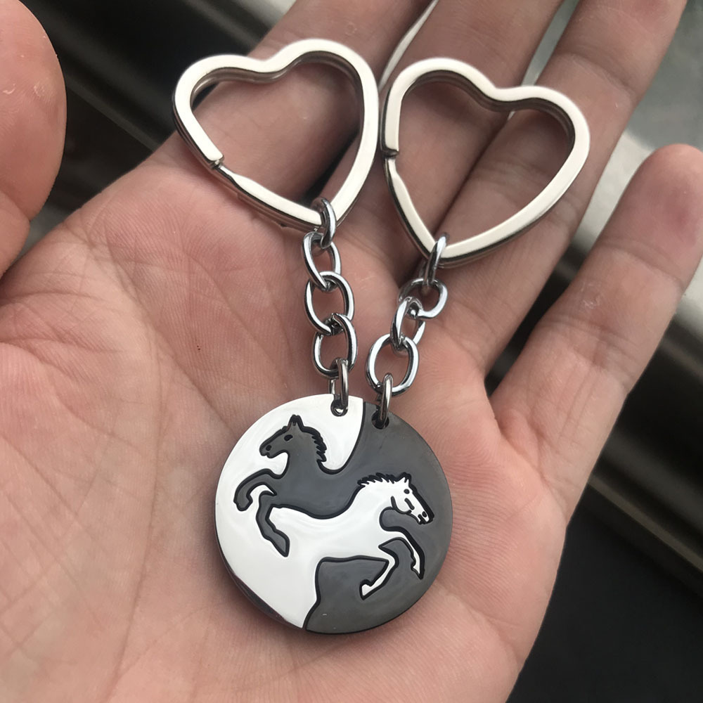 Yin Yang horse pedant keyring Heart shaped stainless steel black and white horse puzzle round key chain for gift