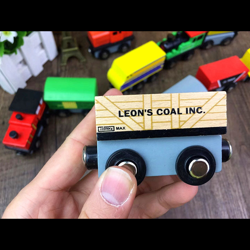 2023 New arrival 12 PCS magnetic set wooden train toy set for different train track