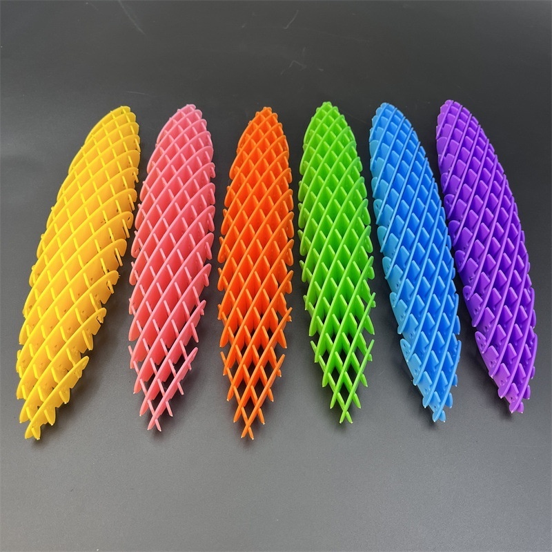 2024 Wholesale Squeeze Toys Worm Squish Fidget Toy Release Soft Rubber Novelty Sensory Decompression Toy