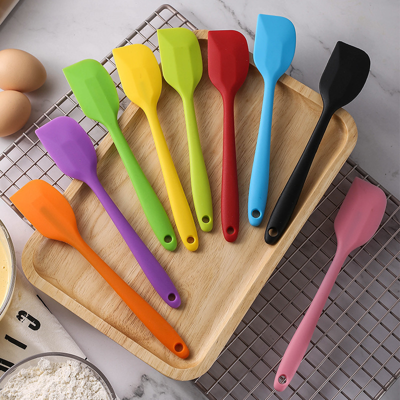 Hot Sale Non-stick Silicone Spatula Pastry Scraper Spatula Food Grade Baking Tools Heat Resistant Kitchen