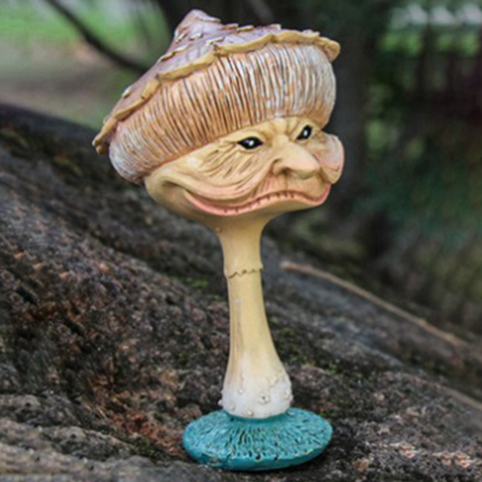 Fengzhi Factory Outdoor indoor creative statue funny mushroom grandma decoration resin crafts