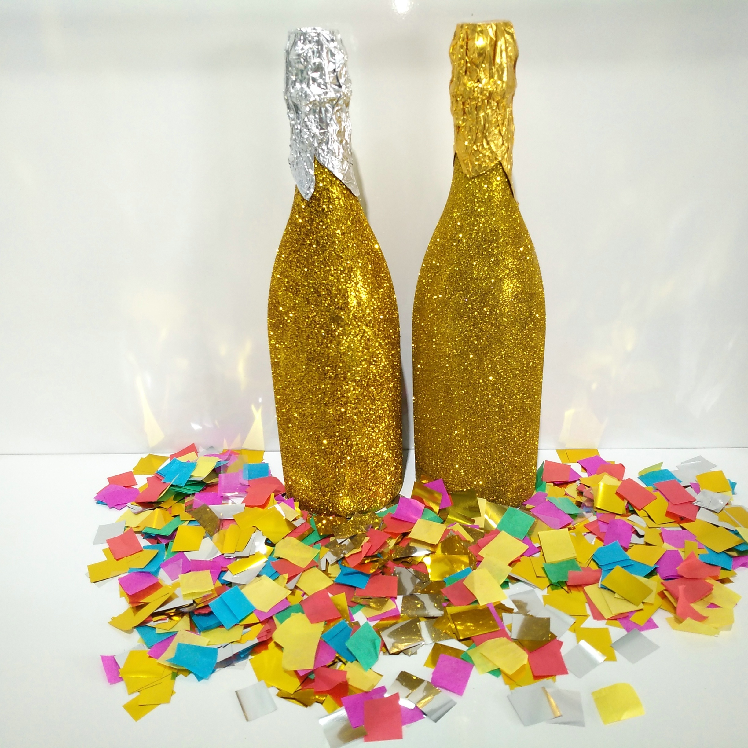 32.5cm gold champagne bottle party popper confetti cannon