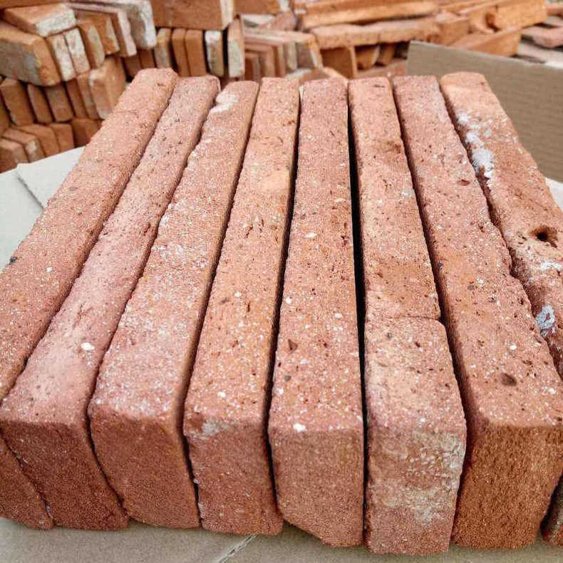 Fire Clay Reclaimed Old Red Bricks