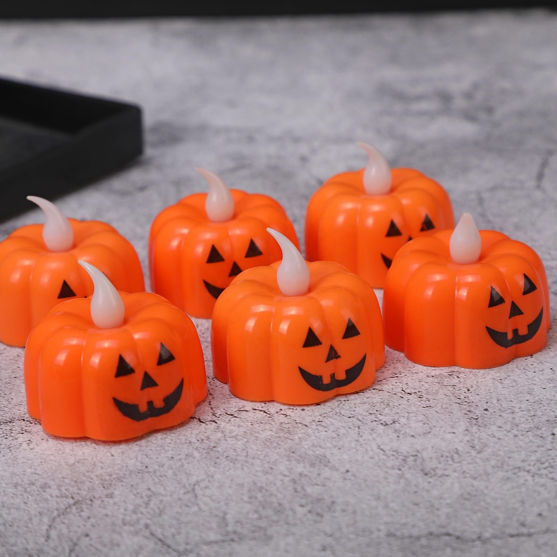 2023 Hot Sales Halloween Decoration Plastic Led Pumpkin Candle Led Tea Light Candle For Halloween Party Decoration