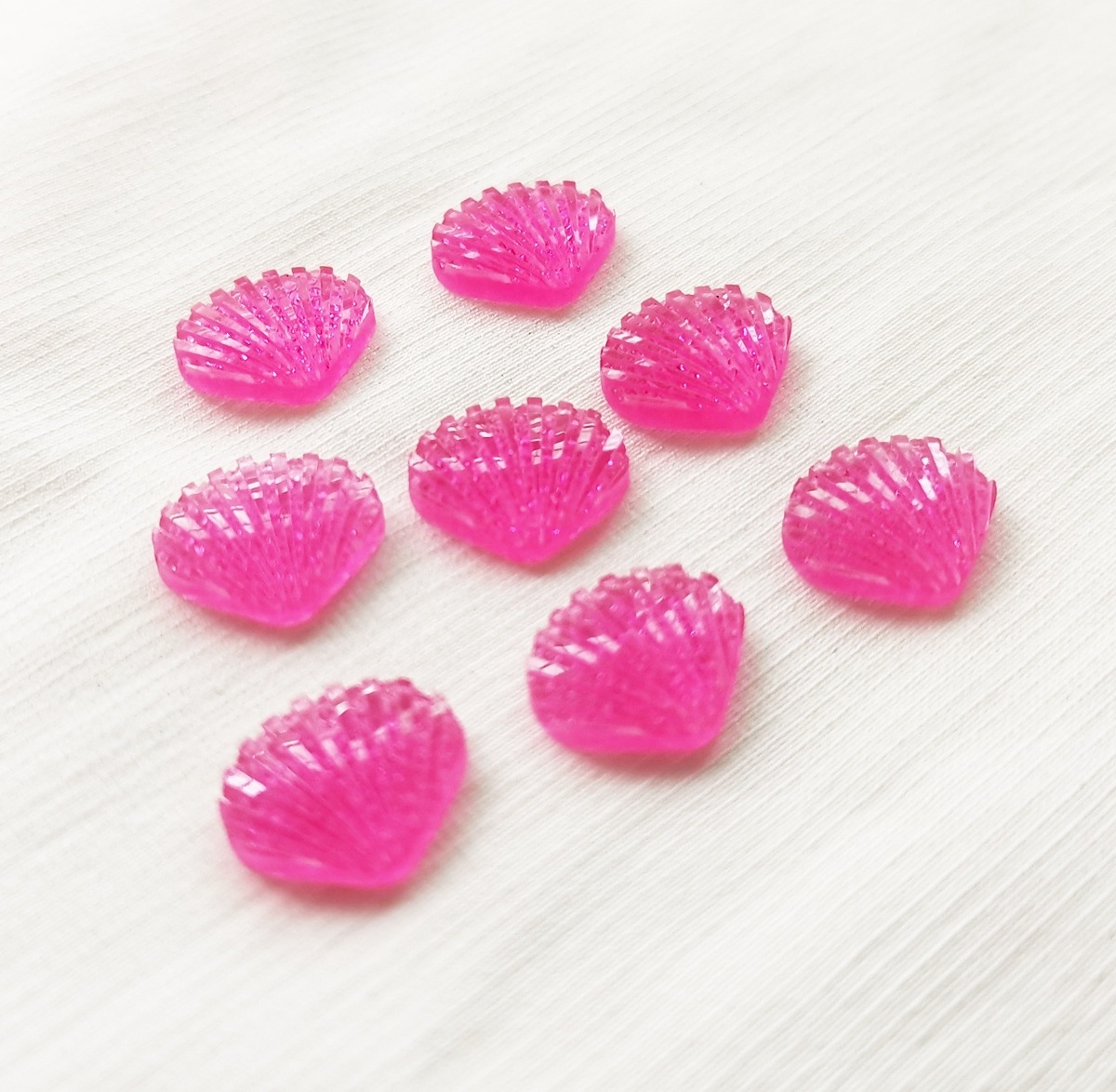 10x12mm red transparent clam resin stone glue on earring and flatback seashell glue on nail as decoration hot selling