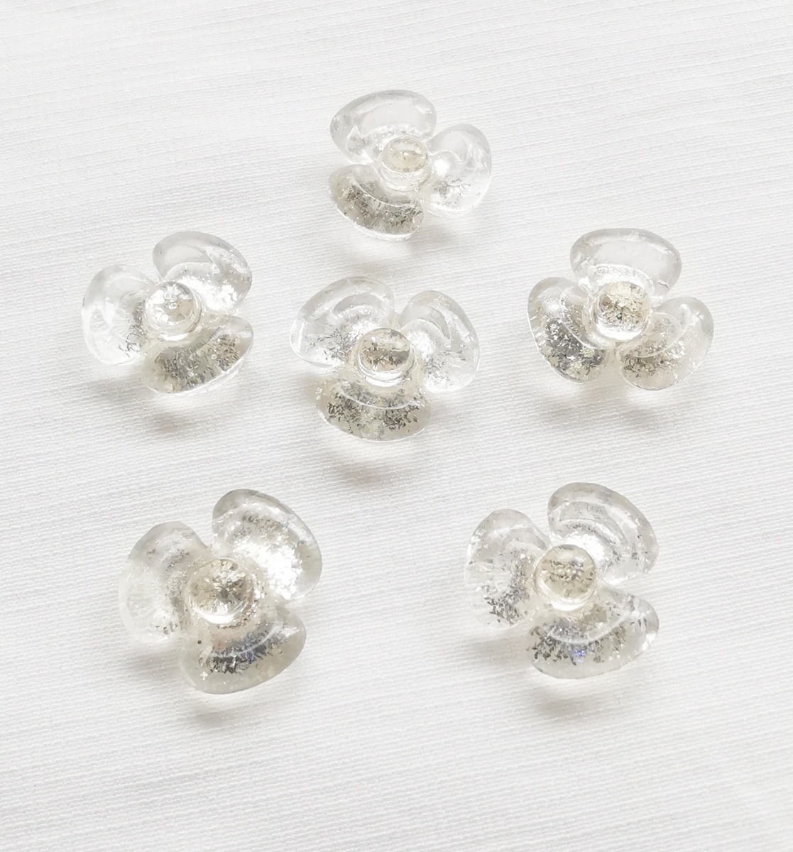 12mm flower with silver glitters resin stone glue on garment and flatback transparent beads glue on nail arts as decoration sell