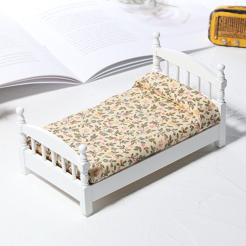 Dollhouse Decoration Accessories 1:12 Scale Flower Pattern Miniature Dollhouse  Bed Model for Doll House Training Kids Ability