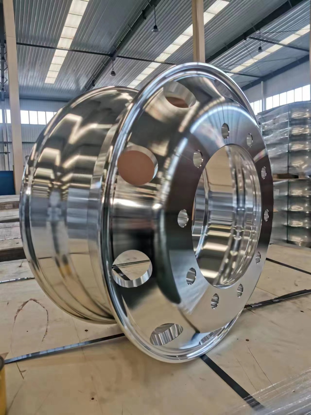 22.5*8.25 inch Super quality of Aluminum material Forged Truck wheels