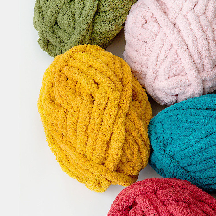 Factory Supply 100g 100% Polyester Thick Fluffy Velvet Chenille Chunky Blanket Yarn Plush Baby Knitting Yarn