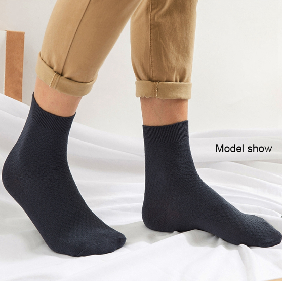 Wholesale Custom Logo Adults Crew Bamboo Fiber socks Black White Socks For Unisex Work With Box For Men Women