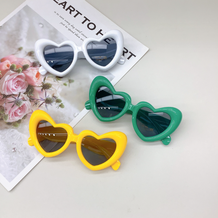 Bulk Wholesale Custom Logo Fashion Cute Baby Girls Red Black Purple Pink UV400 Plastic Heart Shape Sunglasses