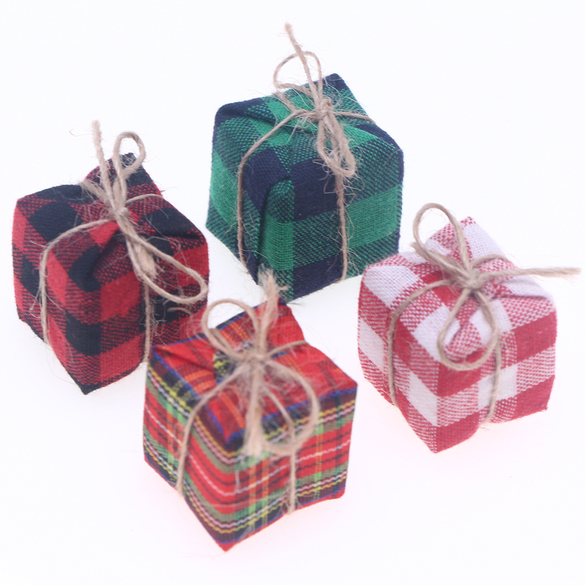 Christmas Scottish Cotton Linen Foam Small Gift Box Pendant Dollhouse Festival Party Christmas Tree Decor Accessories