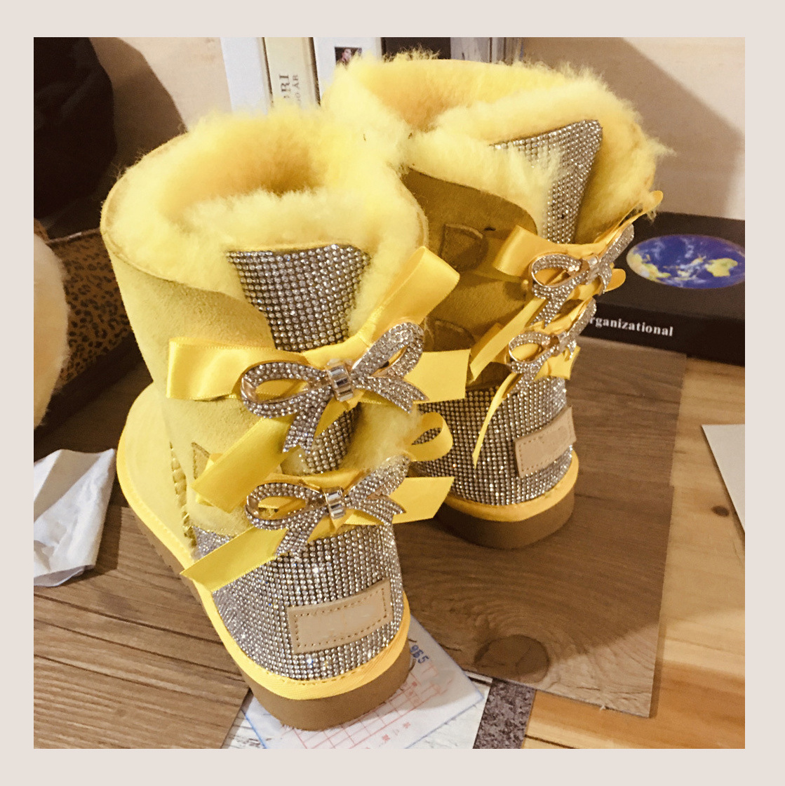 Factory Wholesale 2023 Newly Arrived Sheepskin Boots Lace Up Rhinestone Winter Warm Women's Snow Boots High Snow Boots