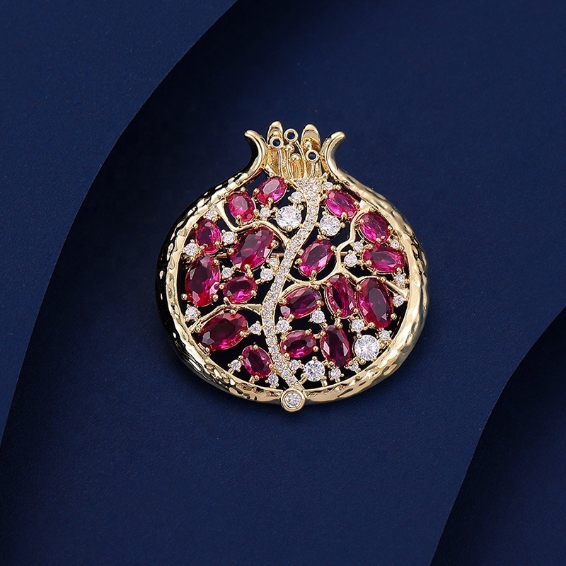 SUYU Autumn Women's Light Luxury Brooch Clothing Jewelry Fashion Pomegranate Brooch Copper Micro Inlaid Gold Plated Accessories