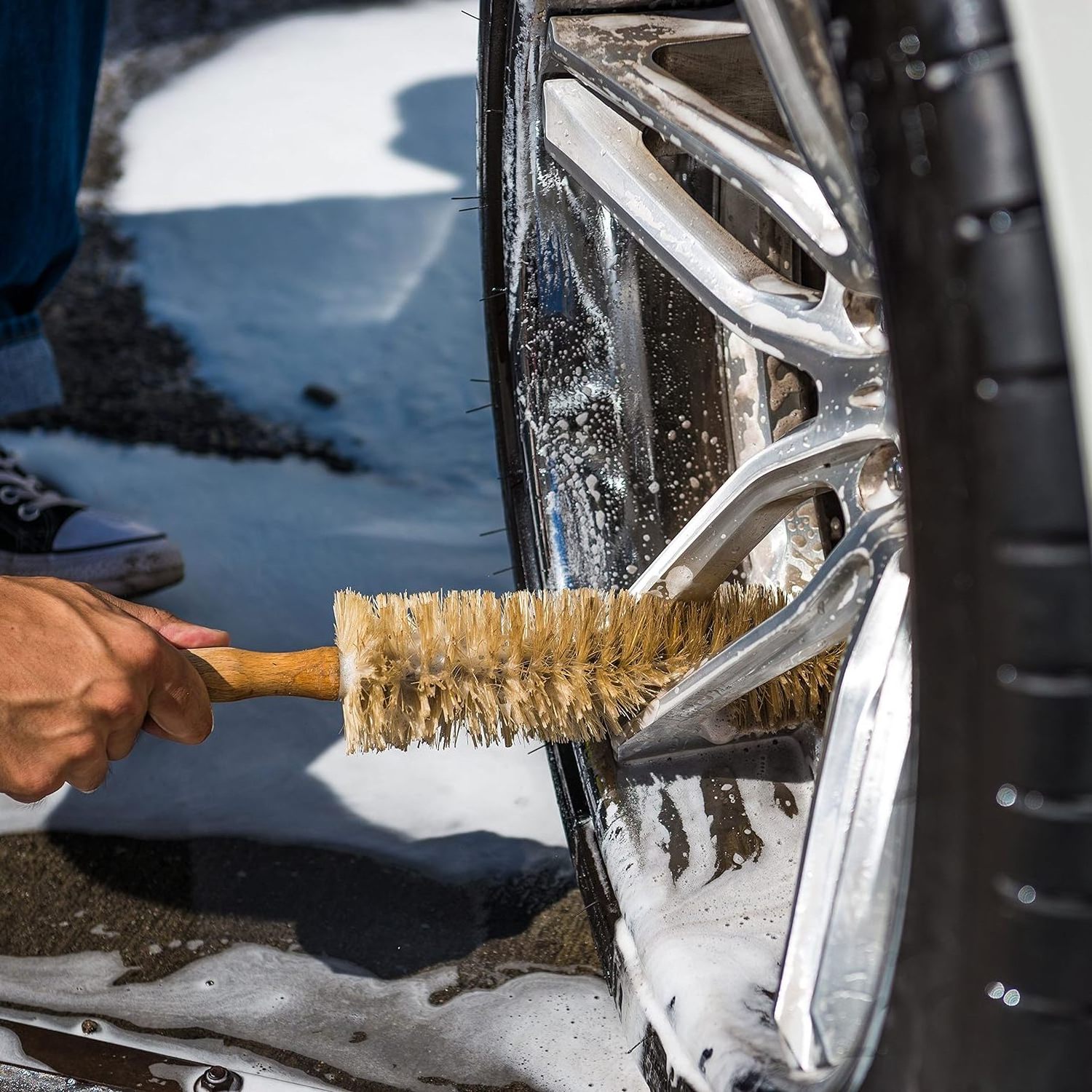 Wheel Cleaning Brush Wooden Handle Sisal Multipurpose Rim and Wheel Brush Easy Reach Deep Wheel and Rim Detailing Brush