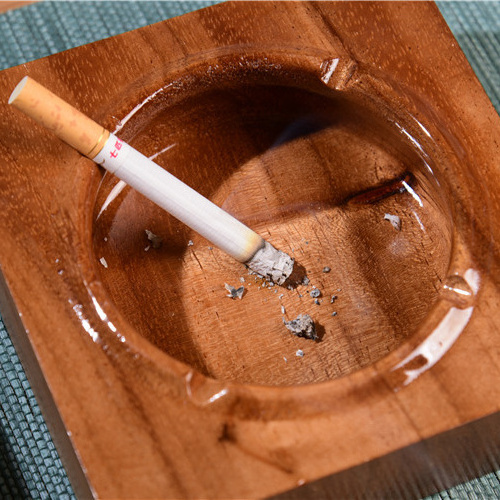 Hot Selling Custom Logo Square Glossy Wooden Cigarette Cigar Smoking Ashtray Bowl Wood Cigar Ashtray for Car Home Bar