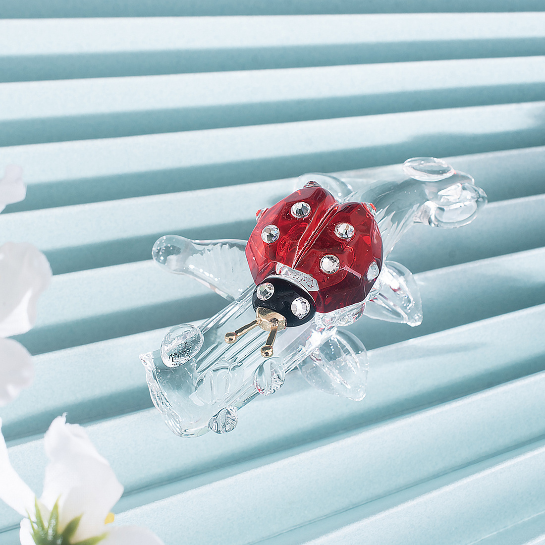 Crystal Ladybug on The Tree Figurine Cute Animals Statues Ornament Collectible Glass  Gifts