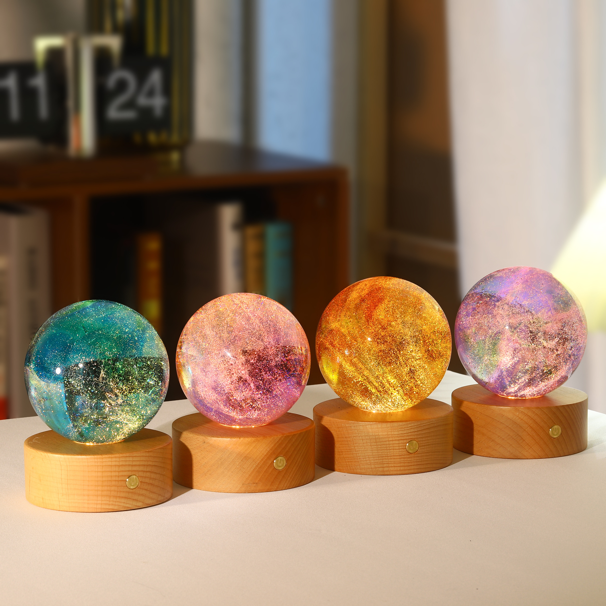 New Creative Crystal Ball Hot Selling Craft 80mm 100mm Crystal Glass Ball Home Furnishing Hotel Colorful Lighting Decoration