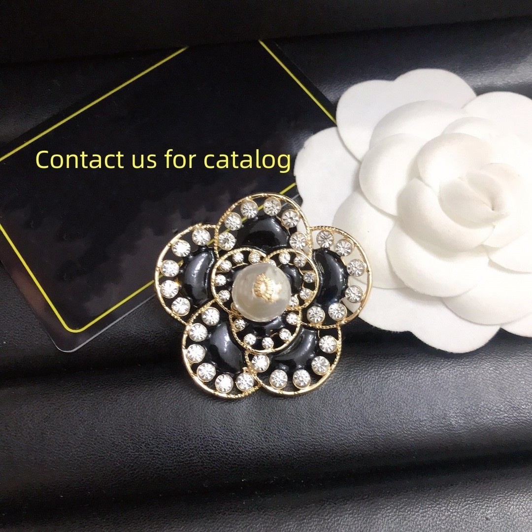 Fashion Inspired Luxury Brooches Flower Jewelry Crystal CZ Designer Brooches And Pins For Women