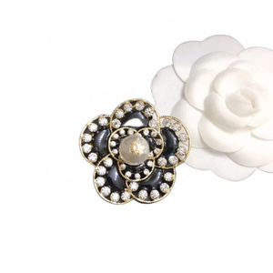 Fashion Inspired Luxury Brooches Flower Jewelry Crystal CZ Designer Brooches And Pins For Women