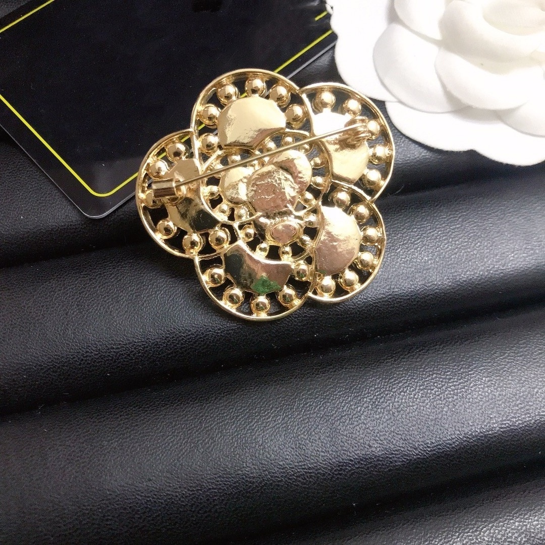 Fashion Inspired Luxury Brooches Flower Jewelry Crystal CZ Designer Brooches And Pins For Women