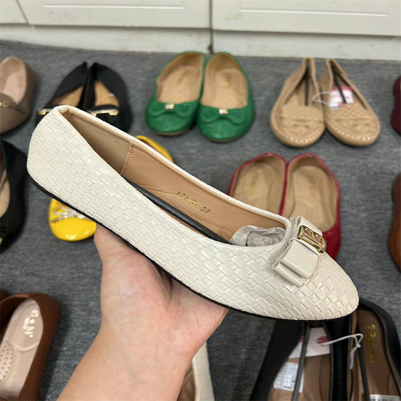 2024 summer new female bean shoes a slip-on buckle round head shallow mouth casual flat shoes stock wholesale