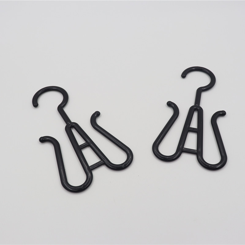 Wholesale thickened black and white plastic slipper hook Load-bearing Plastic Shoes Hanger plastic hook