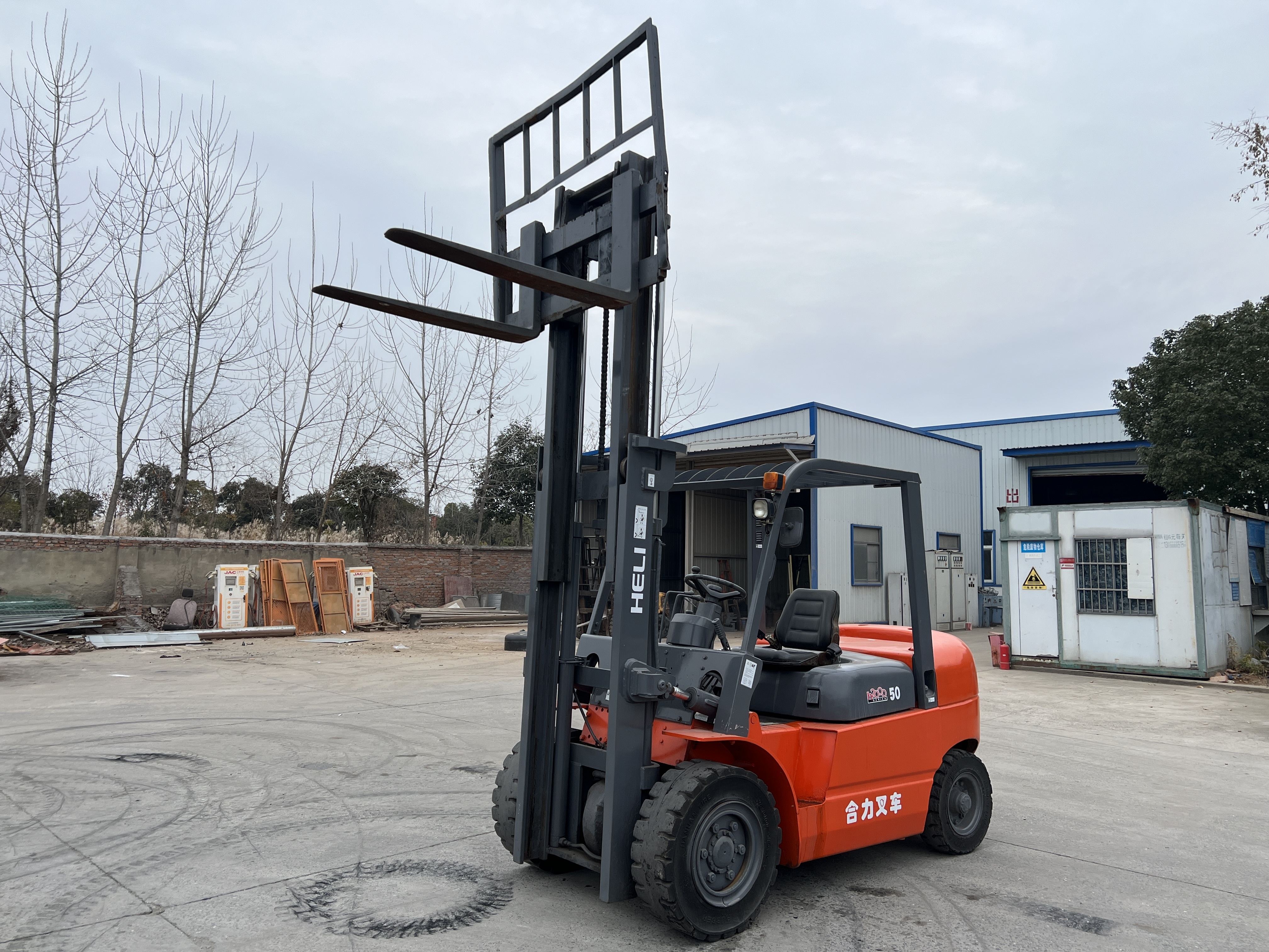 Cheap Price Used Heli H2000 50 Diesel Forklift Internal Combustion Counterbalance Fork Lift for Sale