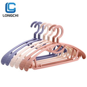 Hot sale Cheap non-slip clothes hangers household plastic pants multifunctional clothes hanger for garment