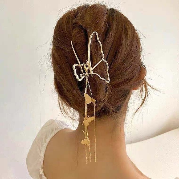 MIO 2024 Wholesale Tassel Elegant Metal Girl Hair Wiggle Claw Clip Butterfly hair clip with dangle Beads Hairpins